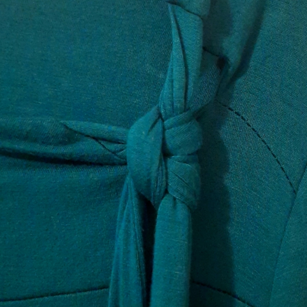 Apt. 9 Green Top with Tie